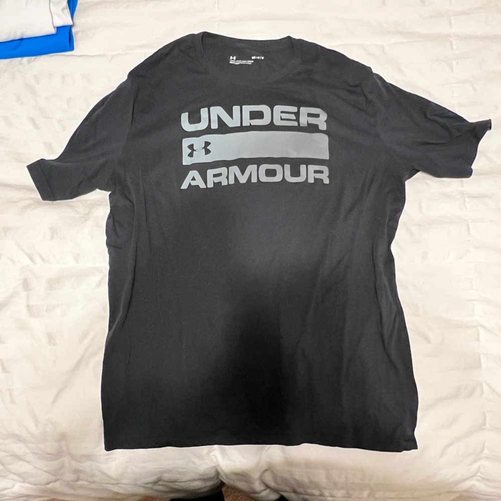 Black Under Armour T-shirt